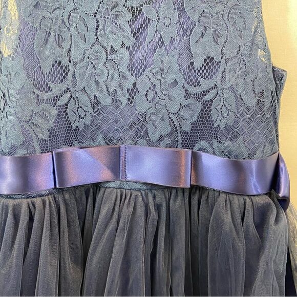 New without tags Girls Navy Blue Lace and Tulle Flower Girl Dress Size 9 - Picture 7 of 10